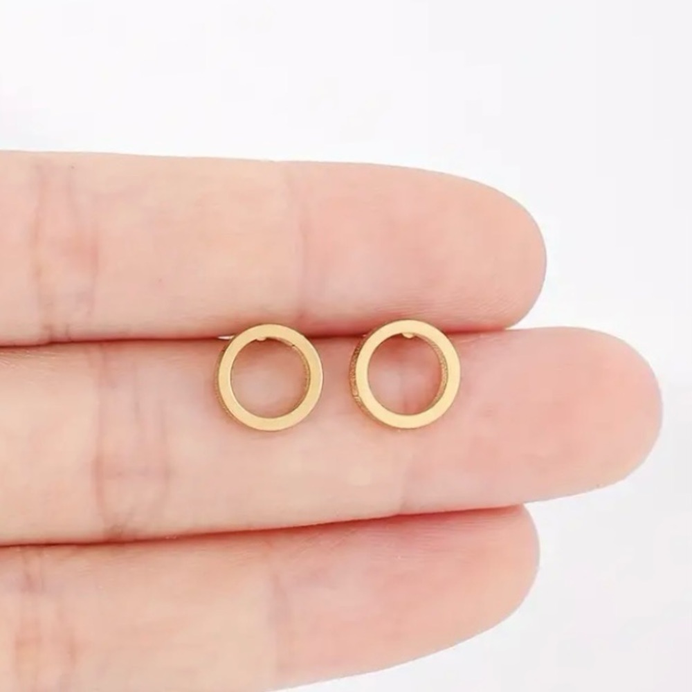BOGO! Dainty Circle stud Earrings in Color Gold - Boutique NEW - Picture 5 of 5